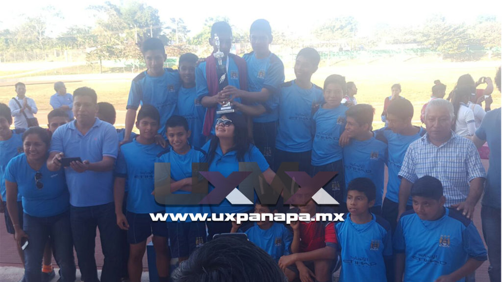 Equipo de Futbol Varonil de la Telesecundaria Hermanos Cedillo