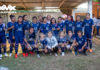 Silvia Flores Sánchez y el equipo femenil de futbol del Tebaev "La Chinantla".